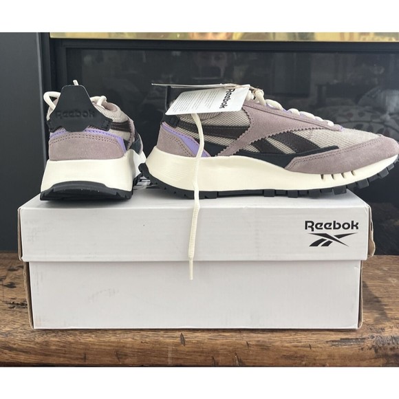 Athletic_Shoes